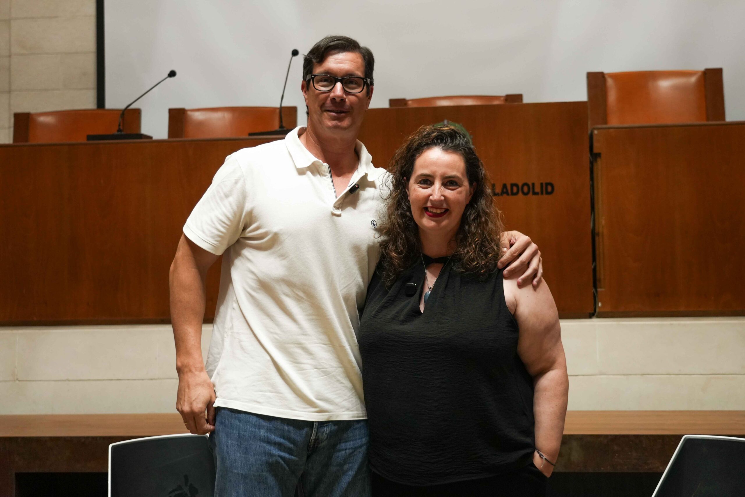 Rosa Montaña con un invitado de INVIVEN